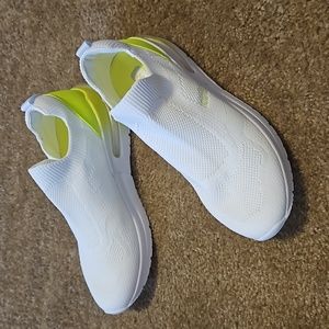 Nine West white/neon green mesh sneaker, 8.5